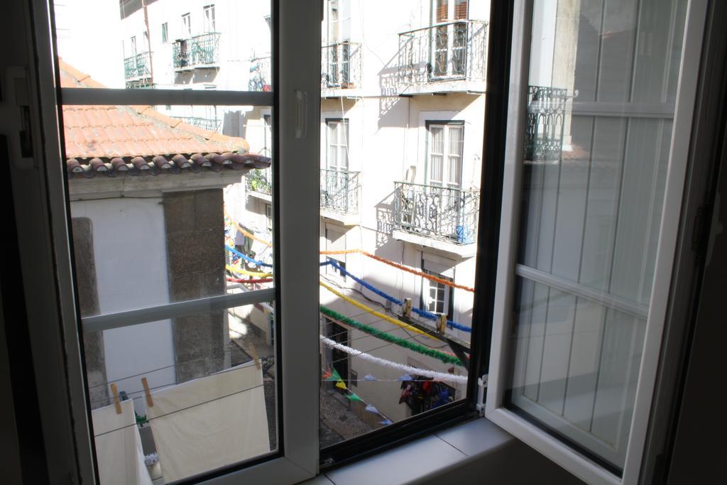 Bairro Alto Window - Cozy Spot In A Buzzing Locale Appartement Lissabon Buitenkant foto